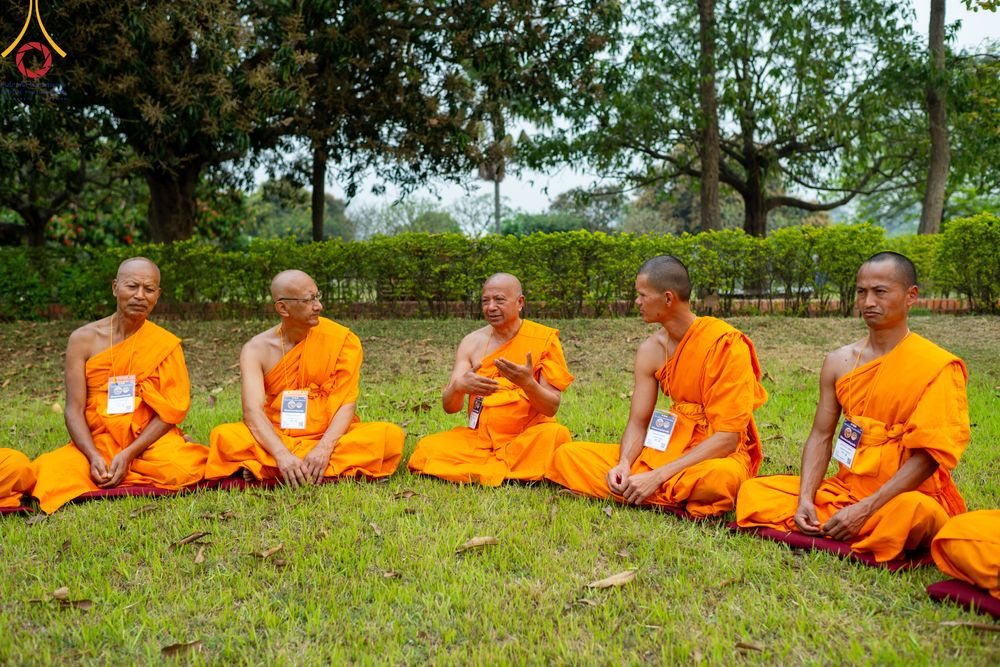 ภาพ No.314657:วันที่ 20 มีนาคม พ.ศ. 2569 พระอาจารย์ แนะนำการปฏิบัติธรรมให้แก่สามเณร  โครงการบรรพชาสามเณร 500 รูป เนปาล ณ วิหารมายาเทวี ประเทศเนปาล