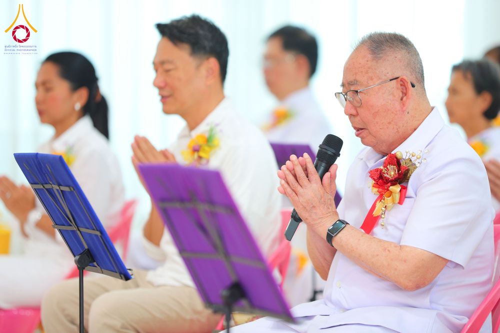 ภาพ No.291162:วันพุธที่ 7 มกราคม พ.ศ. 2569  พิธีบรรจุพระบรมสารีริกธาตุภายในพระเกตุองค์พระประธาน สมโภชพระประธาน พระธรรมกาย พิธีทอดผ้าป่า บุญแสงสว่าง ติดตั้งโซล่าเซล ณ ศูนย์ปฏิบัติธรรมพระมงคลเทพมุนี อ.สองพี่น้อง จ.สุพรรณบุรี