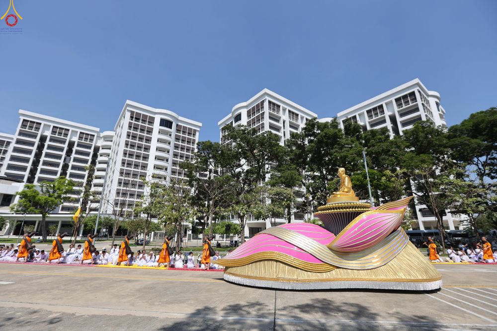 ภาพ No.304542:วันที่ 25 มกราคม พ.ศ. 2569 พิธีต้อนรับพระธรรมยาตรา (ภาพชุดที่ 2) รร.สามัคคีราษฏร์บำรุง-วัดพระธรรมกาย ในโครงการธรรมยาตรา กตัญญูบูชา มหาปูชนียาจารย์ พระมงคลเทพมุนี(สด จนฺทสโร) พระผู้ปราบมาร อนุสรณ์สถาน 7 แห่ง ปีที่ 14