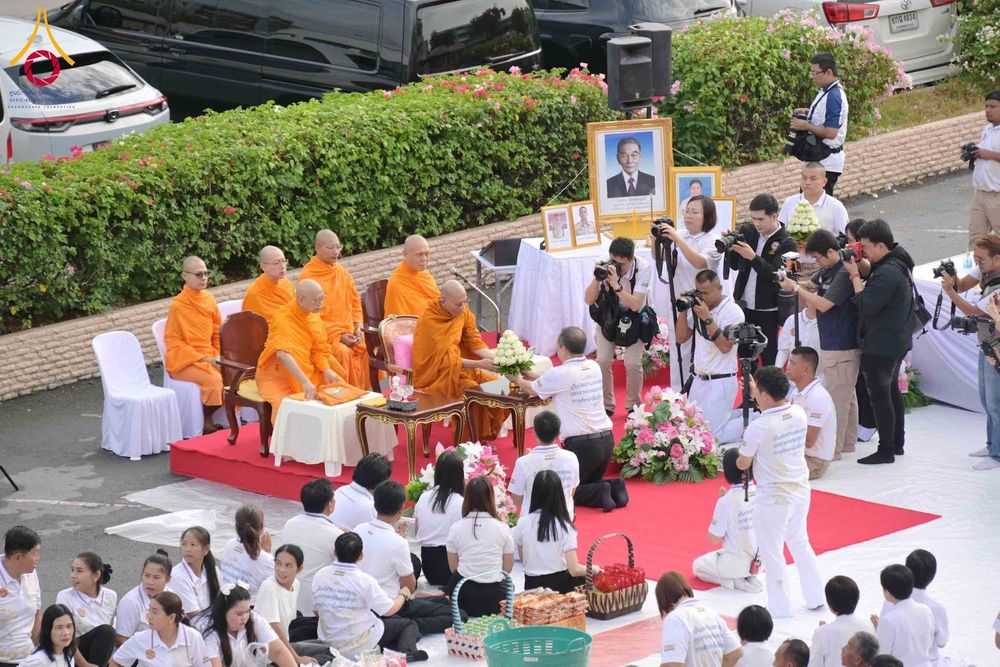 ภาพ No.346937:วันอาทิตย์ที่ 30 สิงหาคม พ.ศ. 2569  พิธีทำบุญตักบาตรพระ 123 รูป เนื่องในโอกาสครบรอบ 122 ปี แห่งการก่อตั้งอำเภอคลองหลวง จังหวัดปทุมธานี ณ บริเวณหน้าที่ว่าการอำเภอคลองหลวง