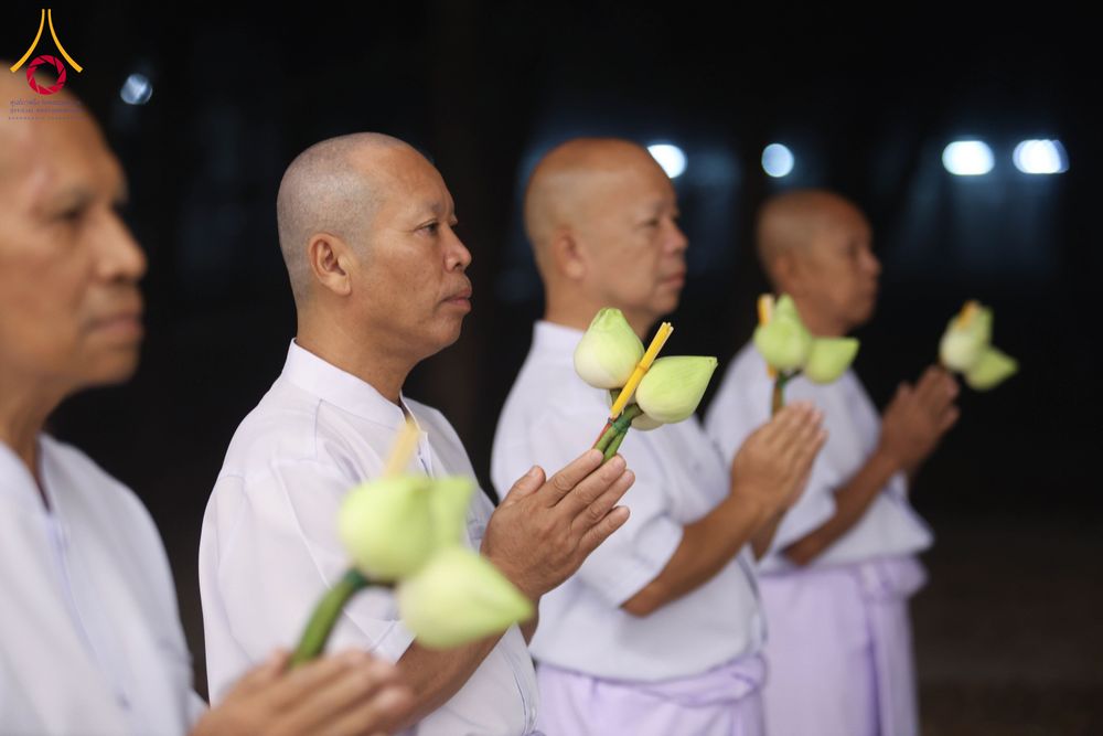 ภาพ No.298010:วันเสาร์ที่ 17 มกราคม พ.ศ. 2569 พิธีบรรพชาอุปสมบท โครงการอุปสมบทหมู่ บูชาธรรมครบ 117 ปี คุณยายอาจารย์มหารัตนอุบาสิกาจันทร์ ขนนกยูง  ณ อุโบสถพระไตรปิฎก วัดพระธรรมกาย