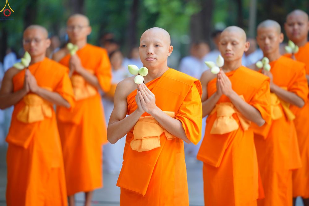ภาพ No.328319:วันเสาร์ที่ 2 พฤษภาคม พ.ศ.2569 พิธีอุปสมบทสามเณรเตรียม DCI รุ่นที่ 23 ณ อุโบสถพระไตรปิฎก วัดพระธรรมกาย จังหวัดปทุมธานี