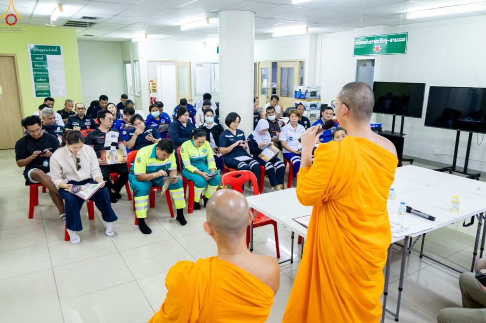 ภาพ No.323210:วันที่ 20 เมษายน พ.ศ.2569 การเตรียมงานของบุคลากรทางการแพทย์ , จุดลงทะเบียนพระสังฆาธิการ , วางกล่องไทยธรรม เพื่องานถวายมหาสังฆทาน 40,000 กว่าวัดทั่วประเทศ วันคุ้มครองโลก 22 เมษายน พ.ศ.2569 วัดพระธรรมกาย