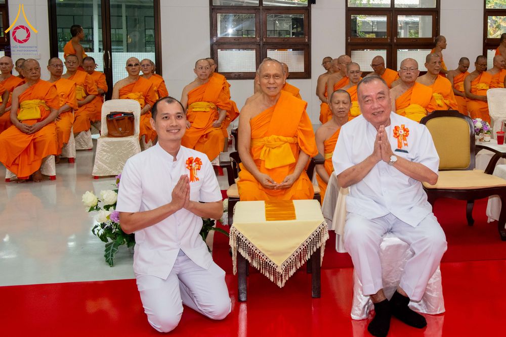 ภาพ No.316183:วันเสาร์ที่ 28 มีนาคม พ.ศ. 2569 พิธีบำเพ็ญกุศล คุณพ่อณรงค์ จินตมากุล  สิริอายุ 99 ปี 11 เดือน โยมบิดา พระครูปลัดรัตนวีรวัฒน์ (รังสฤษดิ์ อิทฺธิจินตโก) ที่ปรึกษาเจ้าคณะจังหวัดปทุมธานี เจ้าอาวาสวัดพระธรรมกาย  ณ ห้องปลูกศรัทธา 2 วัดพระธรรมกาย ปทุมธานี