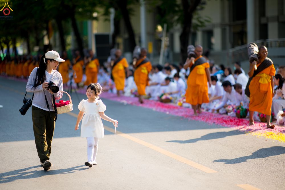 ภาพ No.306532:ภาพเบื้องหลังอาสาสมัครรวมใจ ชุดที่ 5 ในโครงการธรรมยาตรา กตัญญูบูชา มหาปูชนียาจารย์ พระมงคลเทพมุนี(สด จนฺทสโร) พระผู้ปราบมาร อนุสรณ์สถาน 7 แห่ง ปีที่ 14