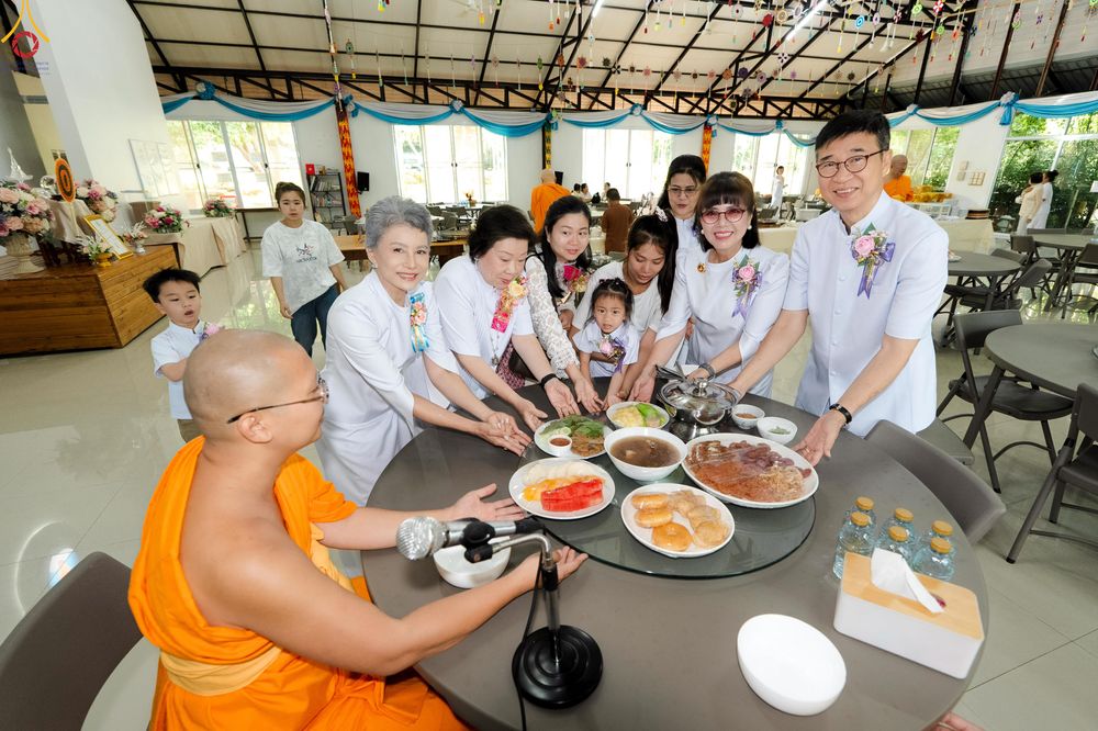 ภาพ No.335632:วันที่ 14 มิถุนายน พ.ศ.2569 พิธีทอดผ้าป่าแก้วภูเรือฉลองครบรอบ11ปี