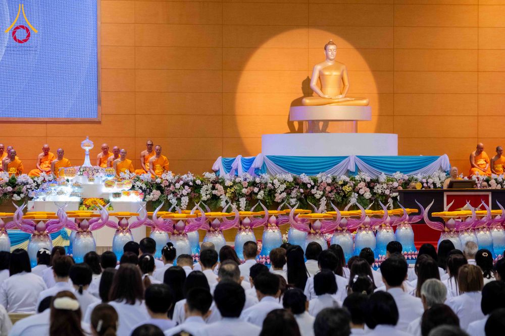 ภาพ No.318293:วันอาทิตย์ต้นเดือนที่ 5 เมษายน พ.ศ.2569 พิธีบูชาข้าวพระ ณ สภาธรรมกายสากล วัดพระธรรมกาย