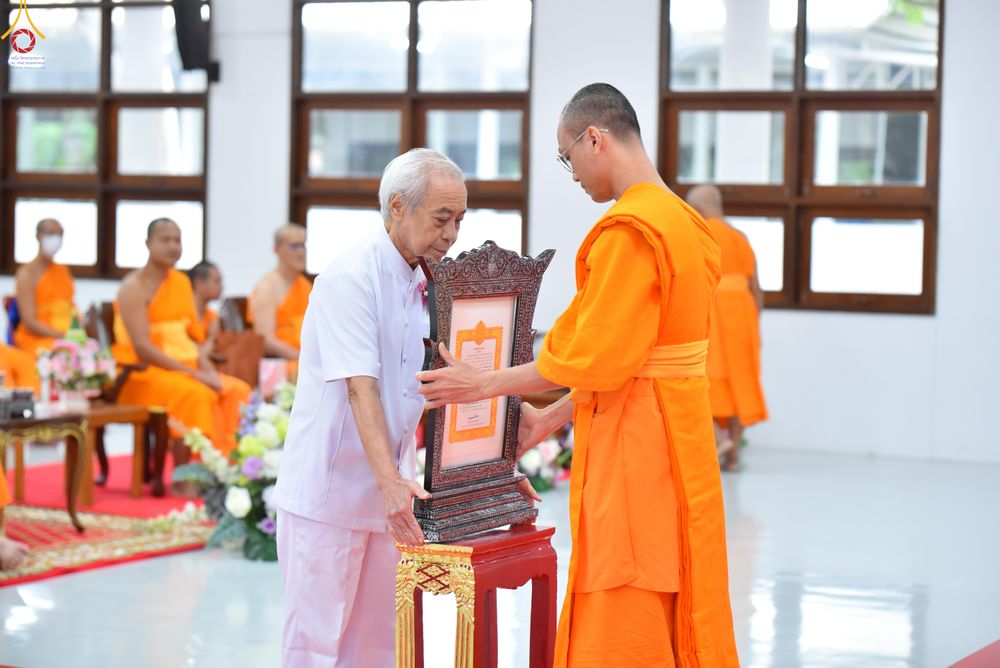 ภาพ No.342947:วันอาทิตย์ที่ 9 สิงหาคม พ.ศ.2569 พิธีมอบพัด ตั้งฐานานุกรม พระราชภาวนาวชิรวิเทศ วิ. ณ ห้องอาคารปลูกศรัทธา 2 วัดพระธรรมกาย
