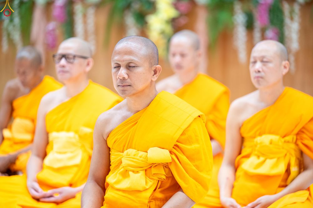 ภาพ No.329020:วันอาทิตย์ที่ 17 พฤษภาคม พ.ศ.2569 พิธีร่วมบุญการศึกษาพระภิกษุสามเณร (หนังสือบาลี นักธรรม ทางก้าวหน้า World-Pec) ณ ห้องแก้วสารพัดนึก 2 วัดพระธรรมกาย
