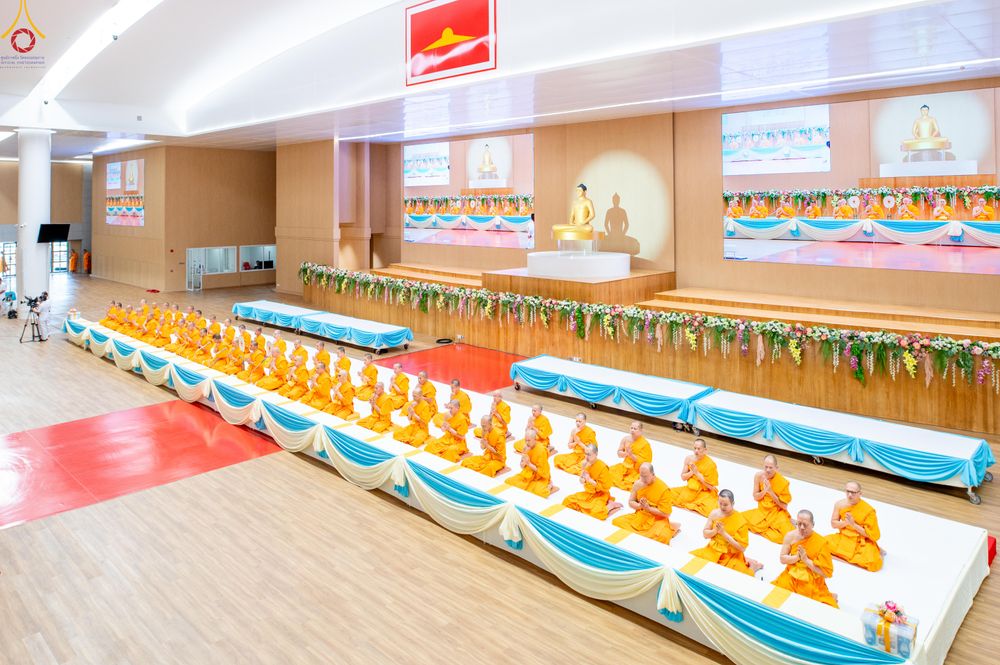 ภาพ No.280511:วันที่ 28 ธันวาคม พ.ศ.2568 พิธีถวายอุปกรณ์ทำความสะอาด ณ ห้องแก้วสารพัดนึก วัดพระธรรมกาย