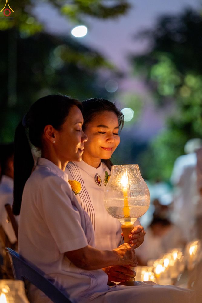 ภาพ No.297119:วันที่ 17 มกราคม พ.ศ. 2569 พิธีจุดประทีปถวายเป็นพุทธบูชา และบูชาธรรมมหาปูชนียาจารย์ (ภาพชุดที่ 2) ณ วัดโบสถ์บน ต.บางคูเวียง จ.นนทบุรี อนุสรณ์สถานลำดับที่ 4 สถานที่เกิดด้วยกายธรรม ในโครงการธรรมยาตรา กตัญญูบูชา มหาปูชนียาจารย์ พระมงคลเทพมุนี(สด จนฺทสโร) พร