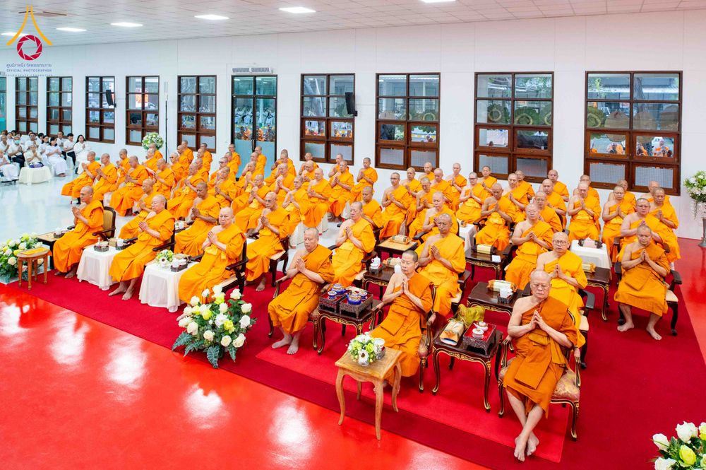 ภาพ No.314674:วันเสาร์ที่ 21 มีนาคม พ.ศ. 2569 พิธีบำเพ็ญกุศล คุณพ่อณรงค์ จินตมากุล  สิริอายุ 99 ปี 11 เดือน โยมบิดา พระครูปลัดรัตนวีรวัฒน์ (รังสฤษดิ์ อิทฺธิจินตโก) ที่ปรึกษาเจ้าคณะจังหวัดปทุมธานี เจ้าอาวาสวัดพระธรรมกาย  ณ ห้องปลูกศรัทธา 2 วัดพระธรรมกาย ปทุมธานี