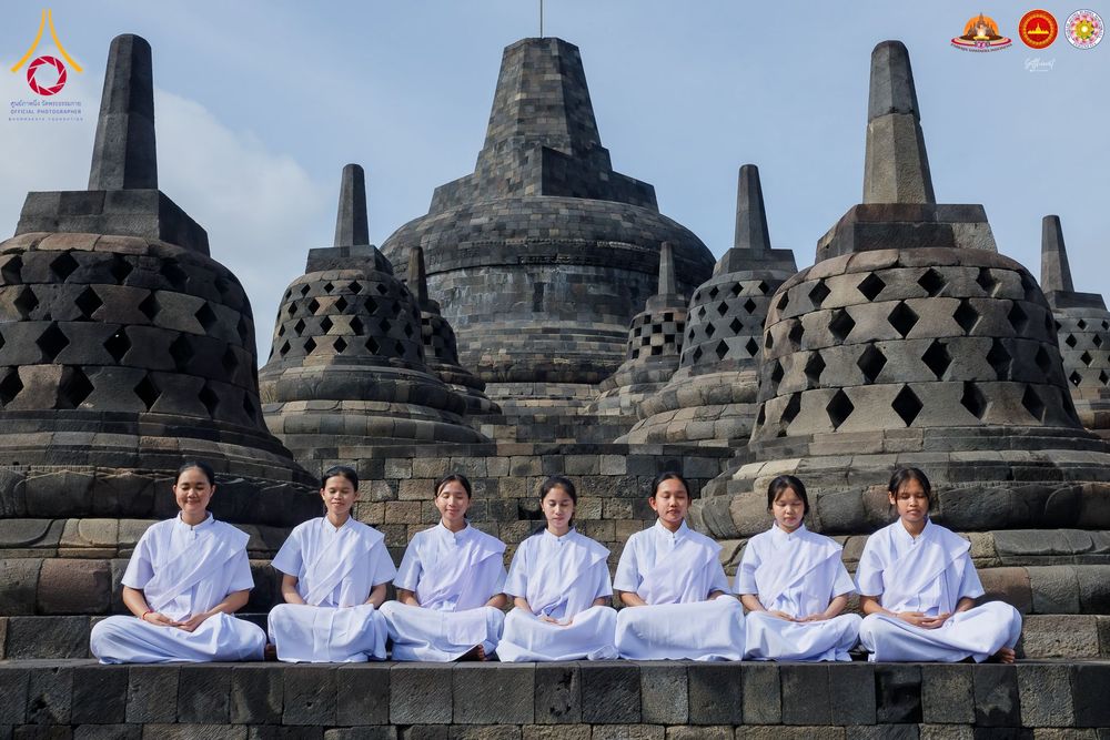 ภาพ No.280120:วันที่ 31 ธันวาคม พ.ศ. 2568 เดินธรรมยาตราที่บรมพุทธโธ อินโดนีเซีย