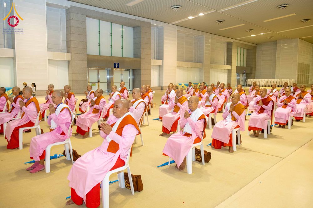 ภาพ No.325629:วันที่ 26 เมษายน พ.ศ.2569 กิจกรรมงานบุญวันอาทิตย์ สาธุชนปฏิบัติธรรมร่วมกัน ณ ห้องแก้วสารพัด 1 วัดพระธรรมกาย ปทุมธานี