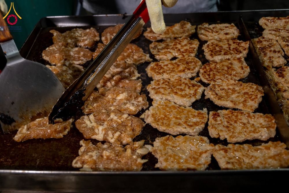 ภาพ No.292735:วันที่ 12 มกราคม พ.ศ. 2569 พิธีถวายภัตตาหารเป็นสังฆทาน แด่พระธรรมยาตรา ณ อนุสรณ์สถานมหาวิหารพระมงคลเทพมุนี (โลตัสแลนด์) อ.สองพี่น้อง จ.สุพรรณบุรี ในโครงการธรรมยาตรา กตัญญูบูชา มหาปูชนียาจารย์ พระมงคลเทพมุนี(สด จนฺทสโร) พระผู้ปราบมาร อนุสรณ์สถาน 7 แห่ง ปี