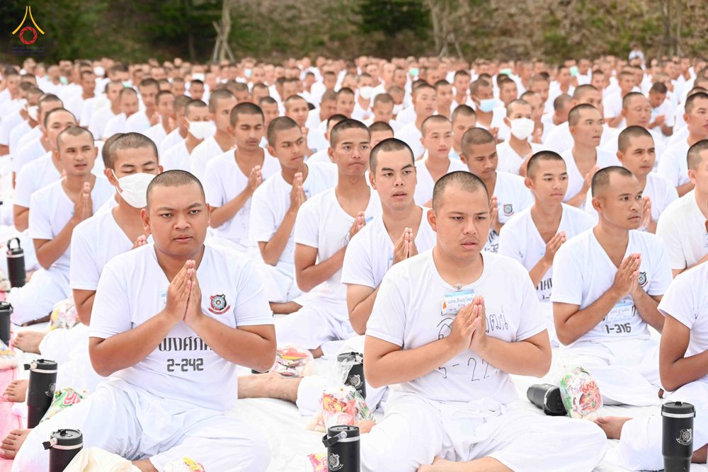 ภาพ No.340958:วันที่ 26 กรกฎาคม พ.ศ. 2569 โครงการพัฒนาคุณธรรม จริยธรรม สำหรับนักเรียนนายสิบตำรวจ (นสต.) รุ่นที่ 17 ศูนย์ฝึกอบรมตำรวจภูธรภาค 1 ได้จัดกิจกรรม ตักบาตรเพื่อน้อมอุทิศถวายเพื่อเป็นพระราชกุศลฯ  และปฏิบัติธรรม ติวธรรมมะ ณ ศูนย์ปฏิบัติธรรมเวิล์ดพีช วัลเล่ย์ (Wo