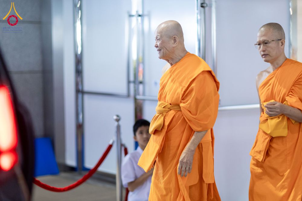 ภาพ No.287669:วันที่ 1 มกราคม พ.ศ. 2569 พิธีบูชาข้าวพระ ณ สภาธรรมกายสากล วัดพระธรรมกาย