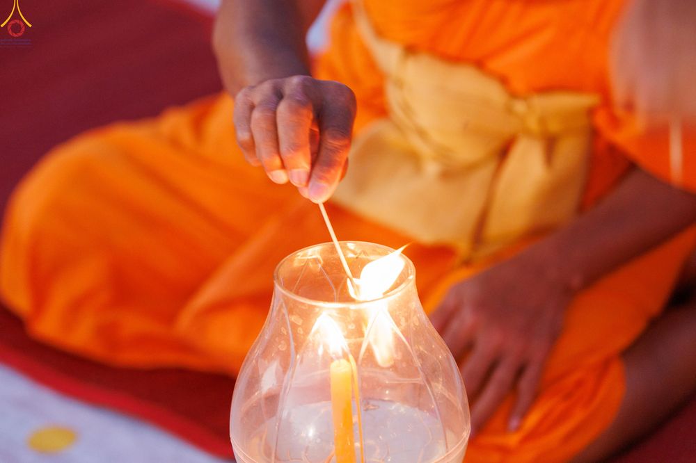 ภาพ No.294068:วันที่ 13 มกราคม พ.ศ. 2569 พิธีจุดประทีปถวายเป็นพุทธบูชา และบูชาธรรมมหาปูชนียาจารย์  (ภาพชุดที่ 2) ณ วัดสองพี่น้อง ต.ต้นตาล อ.สองพี่น้อง จ.สุพรรณบุรี ในโครงการธรรมยาตรา กตัญญูบูชา มหาปูชนียาจารย์ พระมงคลเทพมุนี(สด จนฺทสโร) พระผู้ปราบมาร อนุสรณ์สถาน 7 แห่