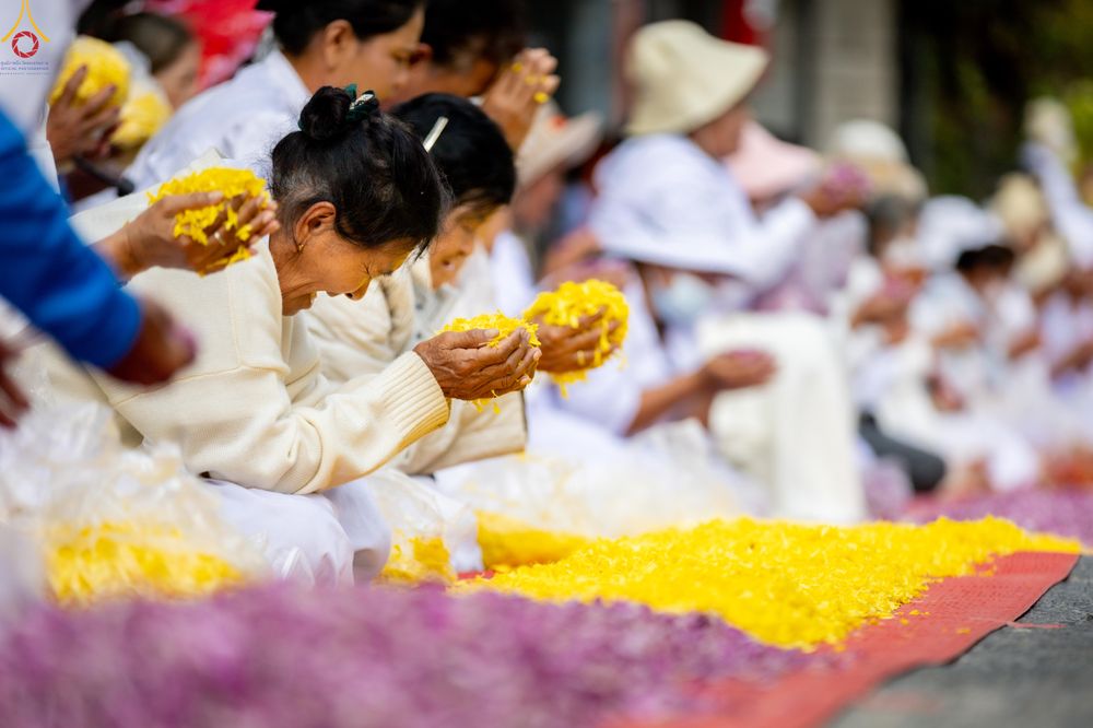 ภาพ No.295016:วันที่ 14 มกราคม พ.ศ. 2569 พิธีต้อนรับพระธรรมยาตรา อนุสรณ์สถานลำดับที่ 4  สถานที่เกิดด้วยกายธรรม ณ วัดโบสถ์บน ต.บางคูเวียง จ.นนทบุรี ในโครงการธรรมยาตรา กตัญญูบูชา มหาปูชนียาจารย์ พระมงคลเทพมุนี(สด จนฺทสโร) พระผู้ปราบมาร อนุสรณ์สถาน 7 แห่ง ปีที่ 14