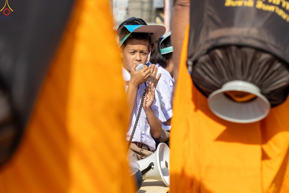 ภาพ No.287754:วันที่ 3 มกราคม พ.ศ. 2569 พิธีต้อนรับพระธรรมยาตรา ครั้งที่ 2 (ภาพชุดที่ 2) ในโครงการธรรมยาตรา กตัญญูบูชา มหาปูชนียาจารย์ พระมงคลเทพมุนี(สด จนฺทสโร) พระผู้ปราบมาร อนุสรณ์สถาน 7 แห่ง ปีที่ 14 ณ อนุสรณ์สถานมหาวิหารพระมงคลเทพมุนี (โลตัสแลนด์) อ.สองพี่น้อง จ.