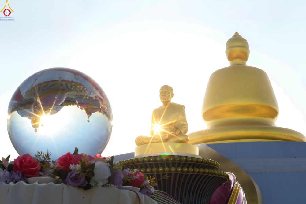 ภาพ No.301909:วันที่ 23 มกราคม พ.ศ. 2569 พิธีจุดประทีปธรรมถวายเป็นพุทธบูชา และบูชาธรรมมหาปูชนียาจารย์  ณ อนุสรณ์สถานลำดับที่ 5 สถานที่เผยแผ่วิชชาธรรมกายครั้งแรก อนุสรณ์สถานบางปลา วัดบางปลา อำเภอบางเลน จังหวัดนครปฐม ในโครงการธรรมยาตรา กตัญญูบูชา มหาปูชนียาจารย์ พระมงคล