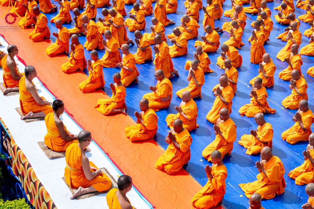 ภาพ No.314152:วันจันทร์ที่ 16 มีนาคม พ.ศ. 2569 พิธีถวายบาตรอัฐบริขาร และพิธีขอนิสัยแก่สามเณรธรรมทายาท 500 รูป ณ วิหารมายาเทวี ประเทศเนปาล