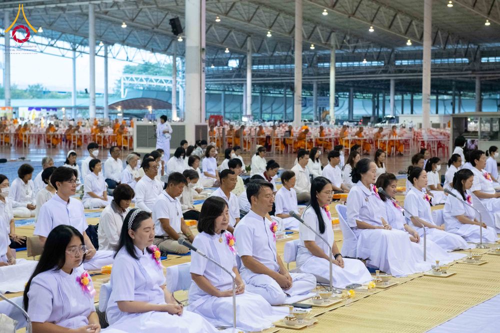 ภาพ No.303118:วันที่ 26 มกราคม พ.ศ. 2569 พิธีถวายภัตตาหารเป็นสังฆทาน แด่พระธรรมยาตรา ณ วัดพระธรรมกาย  จังหวัดปทุมธานี ในโครงการธรรมยาตรา กตัญญูบูชา มหาปูชนียาจารย์ พระมงคลเทพมุนี(สด จนฺทสโร) พระผู้ปราบมาร อนุสรณ์สถาน 7 แห่ง ปีที่ 14