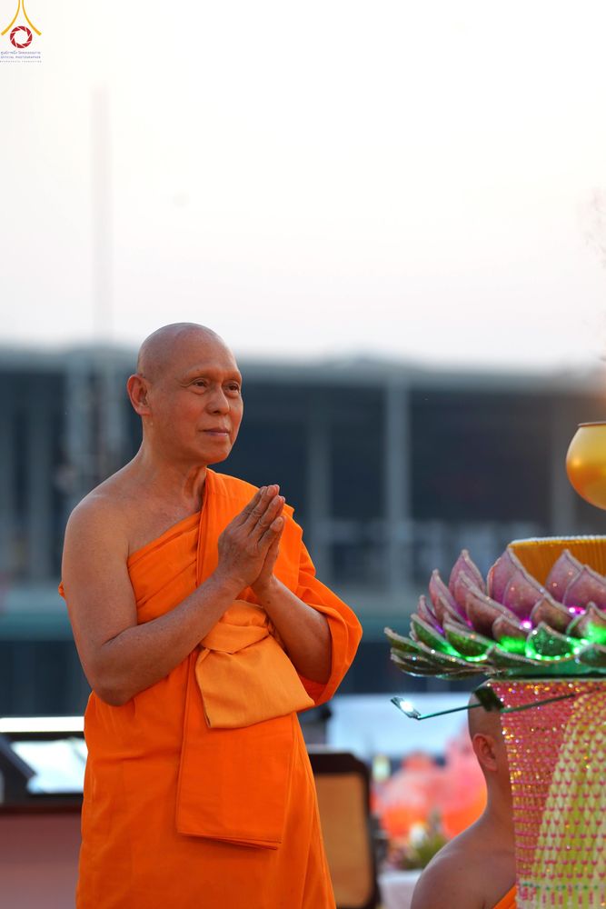 ภาพ No.307925:วันที่ 31 มกราคม พ.ศ. 2569 พิธีจุดประทีปธรรมถวายเป็นพุทธบูชา  และบูชาธรรมมหาปูชนียาจารย์ (ภาพชุดที่ 2) ณ วัดพระธรรมกาย ปทุมธานี ในโครงการธรรมยาตรา กตัญญูบูชา มหาปูชนียาจารย์ พระมงคลเทพมุนี(สด จนฺทสโร) พระผู้ปราบมาร อนุสรณ์สถาน 7 แห่ง ปีที่ 14