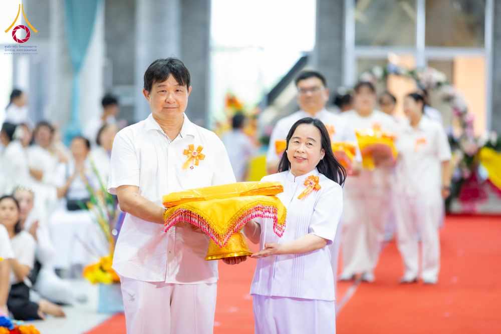 ภาพ No.315600:วันอาทิตย์ ที่ 22 มีนาคม พ.ศ. 2569 พิธีทอดผ้าป่าฉลองพระประธาน พิธีประดิษฐานพระบรมสารีริกธาตุในองค์พระประธาน พิธีจารึกชื่อบรรจุในแผ่นฌาน ณ ศูนย์ปฏิบัติธรรมสมุทรปราการ (บางบ่อ)