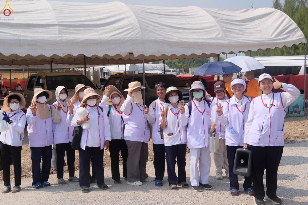 ภาพ No.306773:ภาพเบื้องหลังอาสาสมัครรวมใจ ชุดที่ 5 ในโครงการธรรมยาตรา กตัญญูบูชา มหาปูชนียาจารย์ พระมงคลเทพมุนี(สด จนฺทสโร) พระผู้ปราบมาร อนุสรณ์สถาน 7 แห่ง ปีที่ 14