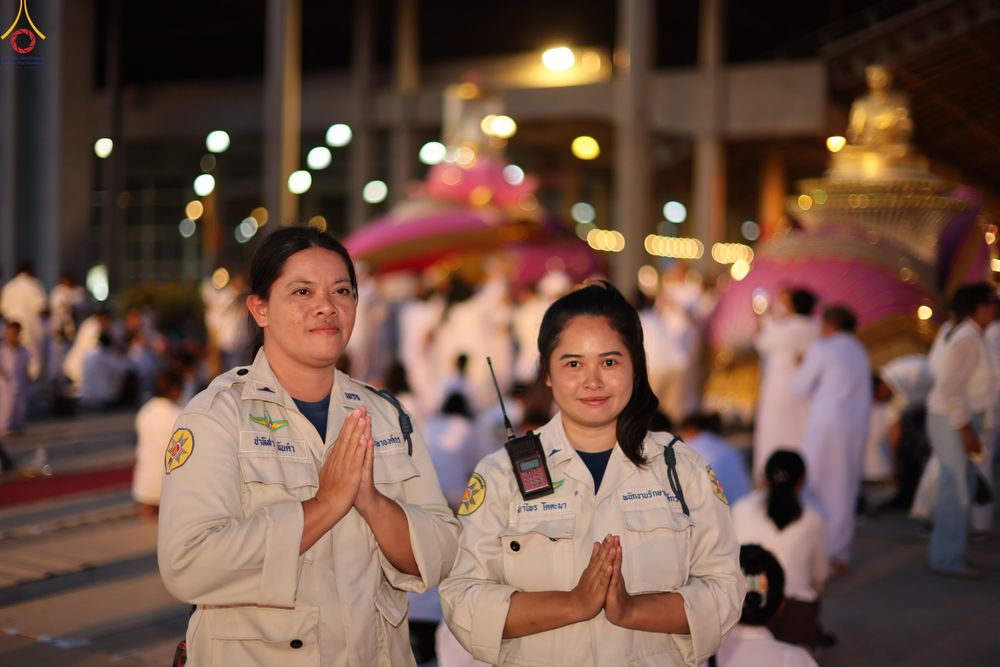 ภาพ No.296115:ภาพเบื้องหลังอาสาสมัครรวมใจ ชุดที่ 1 ในโครงการธรรมยาตรา กตัญญูบูชา มหาปูชนียาจารย์ พระมงคลเทพมุนี(สด จนฺทสโร) พระผู้ปราบมาร อนุสรณ์สถาน 7 แห่ง ปีที่ 14