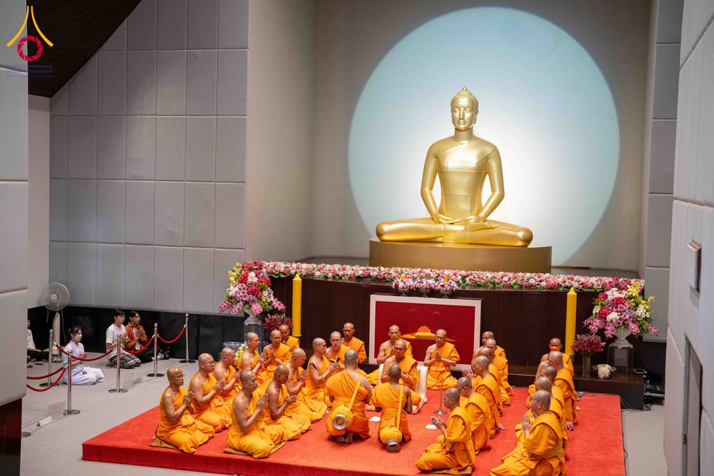 ภาพ No.298247:วันเสาร์ที่ 17 มกราคม พ.ศ. 2569 พิธีบรรพชาอุปสมบท โครงการอุปสมบทหมู่ บูชาธรรมครบ 117 ปี คุณยายอาจารย์มหารัตนอุบาสิกาจันทร์ ขนนกยูง  ณ อุโบสถพระไตรปิฎก วัดพระธรรมกาย