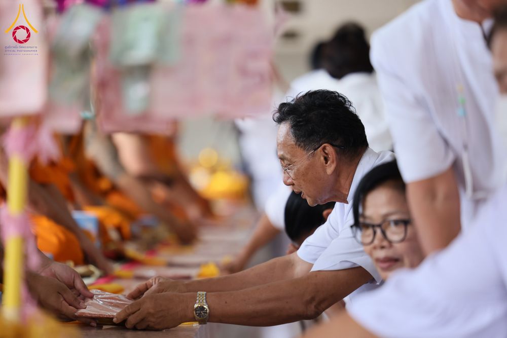 ภาพ No.300412:วันที่ 22 มกราคม พ.ศ. 2569 พิธีทอดผ้าป่าทำนุบำรุงศาสนสถาน ณ วัดรางกำหยาด ต.บางภาษี อ.บางเลน จ.นครปฐม ในโครงการธรรมยาตรา กตัญญูบูชา มหาปูชนียาจารย์ พระมงคลเทพมุนี(สด จนฺทสโร) พระผู้ปราบมาร อนุสรณ์สถาน 7 แห่ง ปีที่ 14