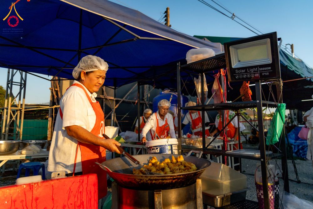 ภาพ No.289867:วันที่ 8 มกราคม พ.ศ. 2569 พิธีถวายภัตตาหารเป็นสังฆทาน แด่พระธรรมยาตรา ณ อนุสรณ์สถานคลองบางนางแท่น อ.สามพราน จ.นครปฐม ในโครงการธรรมยาตรา กตัญญูบูชา มหาปูชนียาจารย์ พระมงคลเทพมุนี(สด จนฺทสโร) พระผู้ปราบมาร อนุสรณ์สถาน 7 แห่ง ปีที่ 14