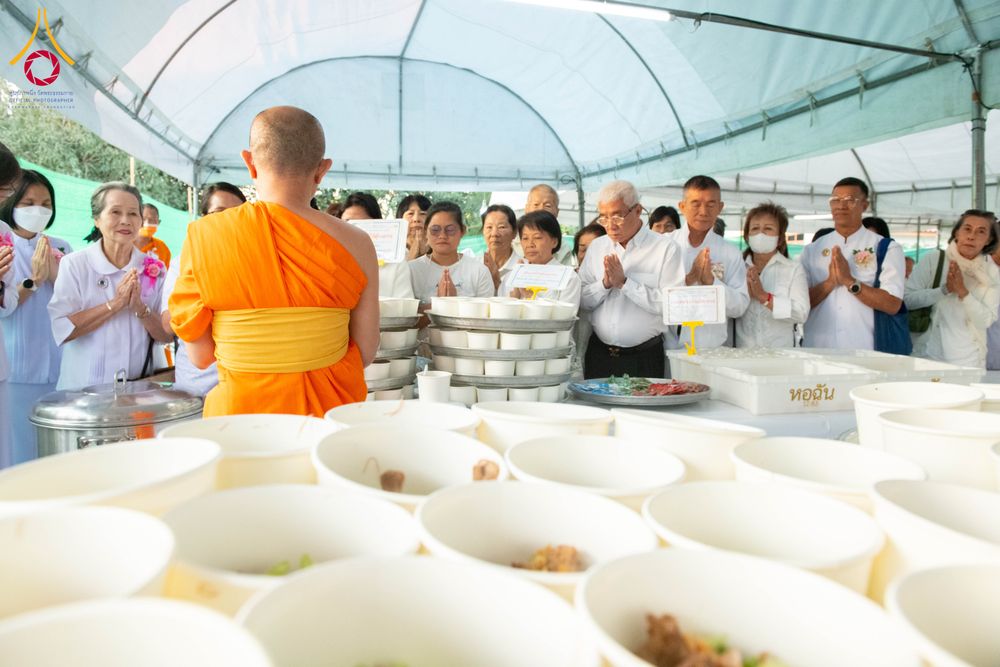 ภาพ No.289962:วันที่ 8 มกราคม พ.ศ. 2569 พิธีถวายภัตตาหารเป็นสังฆทาน แด่พระธรรมยาตรา ณ อนุสรณ์สถานคลองบางนางแท่น อ.สามพราน จ.นครปฐม ในโครงการธรรมยาตรา กตัญญูบูชา มหาปูชนียาจารย์ พระมงคลเทพมุนี(สด จนฺทสโร) พระผู้ปราบมาร อนุสรณ์สถาน 7 แห่ง ปีที่ 14