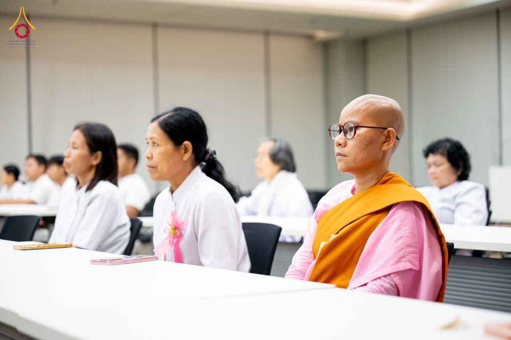 ภาพ No.325584:วันที่ 24 เมษายน พ.ศ.2569 หลวงพ่อทัตตชีโว รองเจ้าอาวาสวัดพระธรรมกาย ถวายการต้อนรับและปฏิสันถารคณะสงฆ์เมียนมาร์