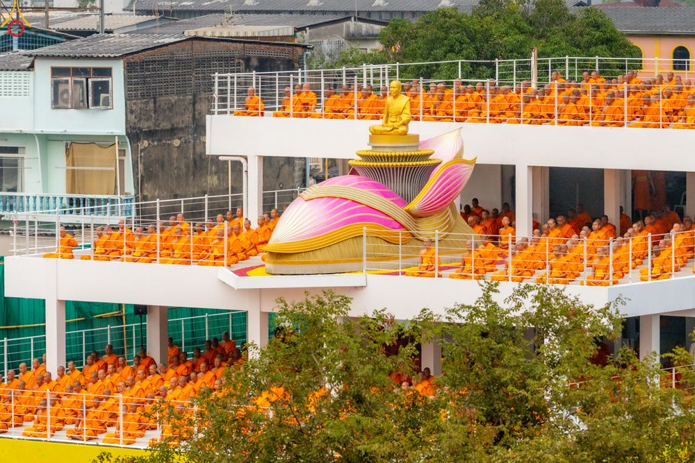 ภาพ No.299993:วันที่ 22 มกราคม พ.ศ.2569 พระธรรมยาตราปฏิบัติธรรม และถ่ายภาพหมู่ประวัติศาสตร์ ณ อาคารธรรมยาตรา กตัญญูบูชามหาปูชนียาจารย์  ตรงข้ามวัดปากน้ำภาษีเจริญ จ.กรุงเทพมหานคร ในโครงการธรรมยาตรา กตัญญูบูชา มหาปูชนียาจารย์ พระมงคลเทพมุนี(สด จนฺทสโร) พระผู้ปราบมาร อนุ