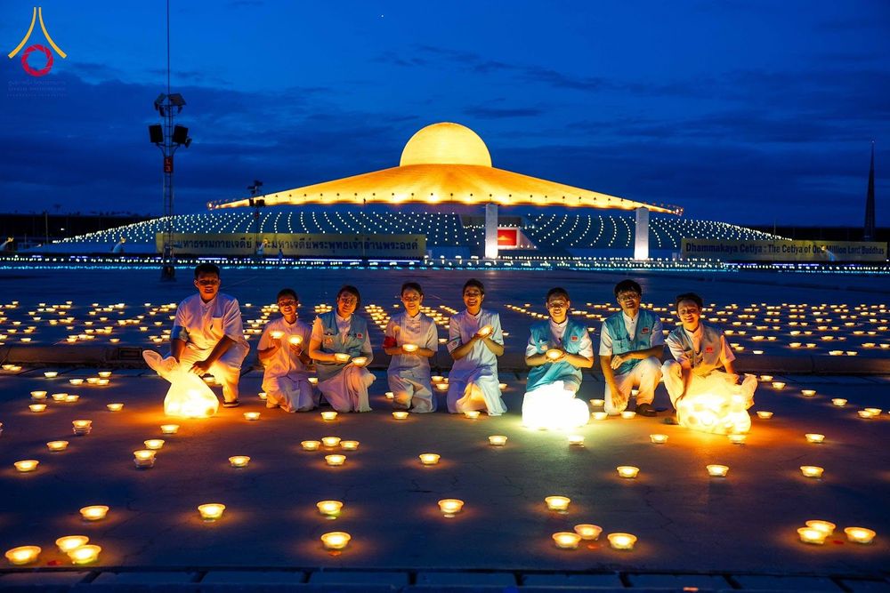 ภาพ No.345806:วันพฤหัสบดีที่ 27 สิงหาคม พ.ศ.2569 พิธีจุดประทีป เนื่องในวันธรรมชัย ณ วัดพระธรรมกาย ปทุมธานี