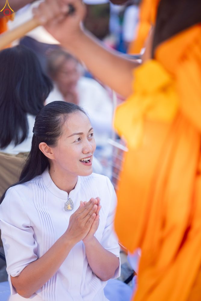 ภาพ No.290498:วันที่ 7 มกราคม พ.ศ. 2569 พิธีต้อนรับพระธรรมยาตรา ณ อนุสรณ์สถานลำดับที่ 2  สถานที่ตั้งมโนปณิธานบวชตลอดชีวิต อนุสรณ์สถานคลองบางนางแท่น (ภาพชุดที่ 2) อ.สามพราน จ.นครปฐม ในโครงการธรรมยาตรา กตัญญูบูชา มหาปูชนียาจารย์ พระมงคลเทพมุนี(สด จนฺทสโร) พระผู้ปราบมาร 