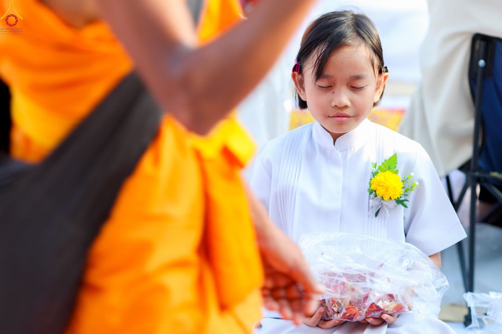 ภาพ No.295334:วันที่ 16 มกราคม พ.ศ. 2569 พิธีต้อนรับพระธรรมยาตรา อนุสรณ์สถานลำดับที่ 4 (ภาพชุดที่ 2) สถานที่เกิดด้วยกายธรรม ณ วัดโบสถ์บน ต.บางคูเวียง จ.นนทบุรี ในโครงการธรรมยาตรา กตัญญูบูชา มหาปูชนียาจารย์ พระมงคลเทพมุนี(สด จนฺทสโร) พระผู้ปราบมาร อนุสรณ์สถาน 7 แห่ง ปี