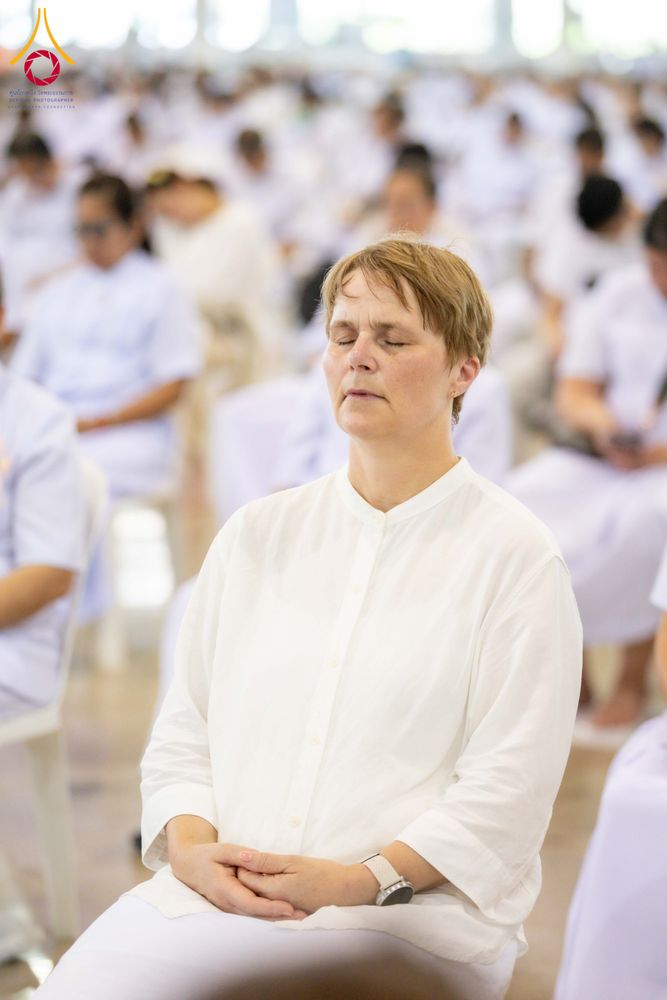 ภาพ No.318356:วันอาทิตย์ต้นเดือนที่ 5 เมษายน พ.ศ.2569 พิธีบูชาข้าวพระ ณ สภาธรรมกายสากล วัดพระธรรมกาย