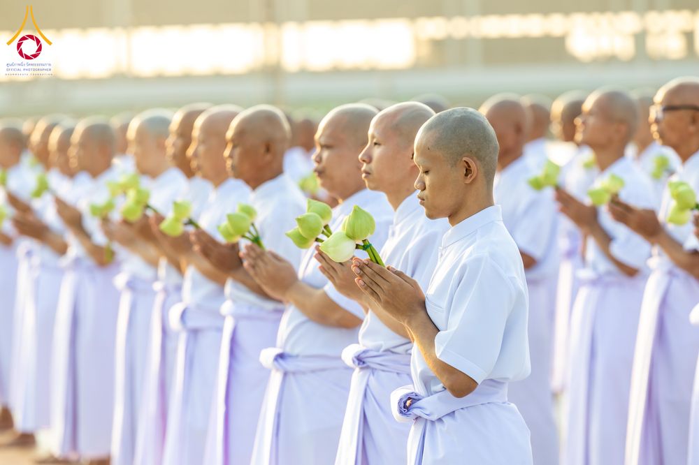 ภาพ No.320882:วันเสาร์ที่ 11 เมษายน พ.ศ.2569 พิธีเวียนประทักษิณ พิธีวันทาเจดีย์ โครงการอุปสมบทหมู่ บูชาธรรมหลวงพ่อธัมมชโย พ.ศ.2569 โครงการอุปสมบทหมู่ธรรมทายาท ระดับอุดมศึกษา รุ่น 53 (ภาคฤดูร้อน) ณ วัดพระธรรมกาย ปทุมธานี