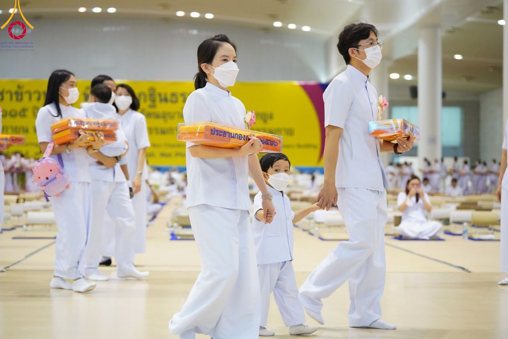 ภาพ No.92291:พิธีทอดกฐินธรรมชัยเพื่อสร้างอาคาร 115 ปี คุณยายอาจารย์มหารัตนอุบาสิกาจันทร์ ขนนกยูง อาทิตย์ต้นเดือนที่ 5 พฤศจิกายน พ.ศ. 2566 ณ วัดพระธรรมกาย จ.ปทุมธานี