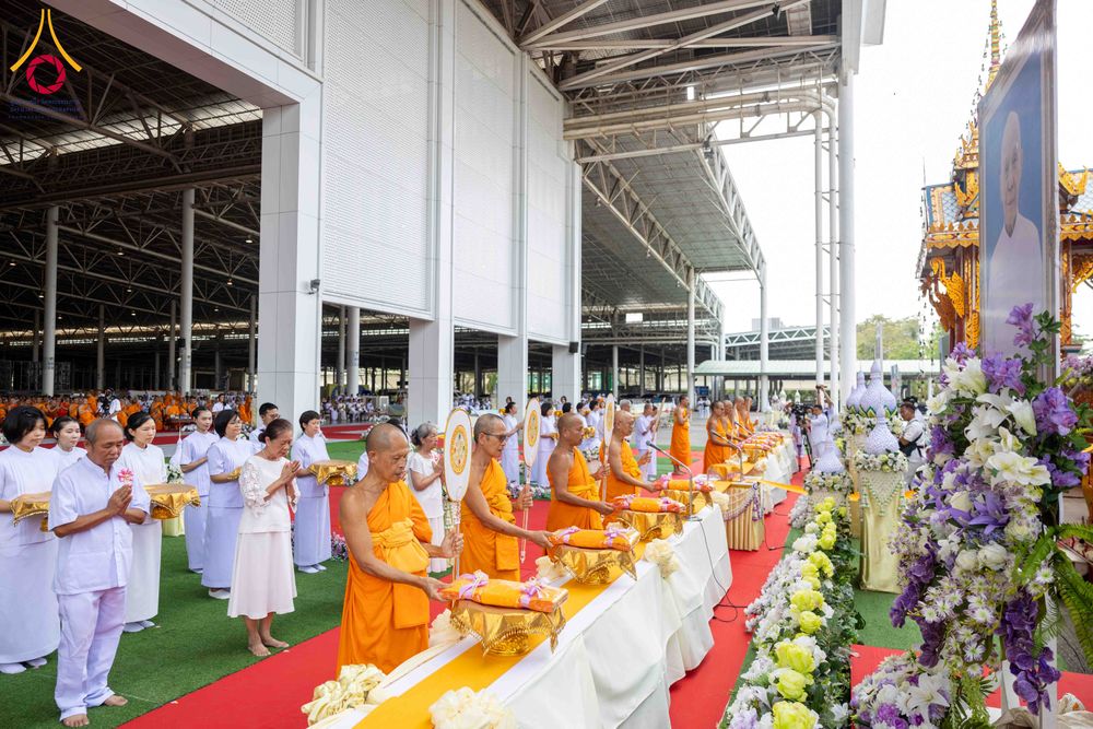 ภาพ No.316521:วันอาทิตย์ที่ 29 มีนาคม พ.ศ. 2569 พิธีทอดผ้าบังสุกุลและพิธีชำระร่าง โยมพ่อณรงค์ จินตมากุล  สิริอายุ 99 ปี 11 เดือน โยมบิดา พระครูปลัดรัตนวีรวัฒน์ (รังสฤษดิ์ อิทฺธิจินตโก) ที่ปรึกษาเจ้าคณะจังหวัดปทุมธานี เจ้าอาวาสวัดพระธรรมกาย  ณ ฌาปนสถานชั่วคราว ทางเข้า 