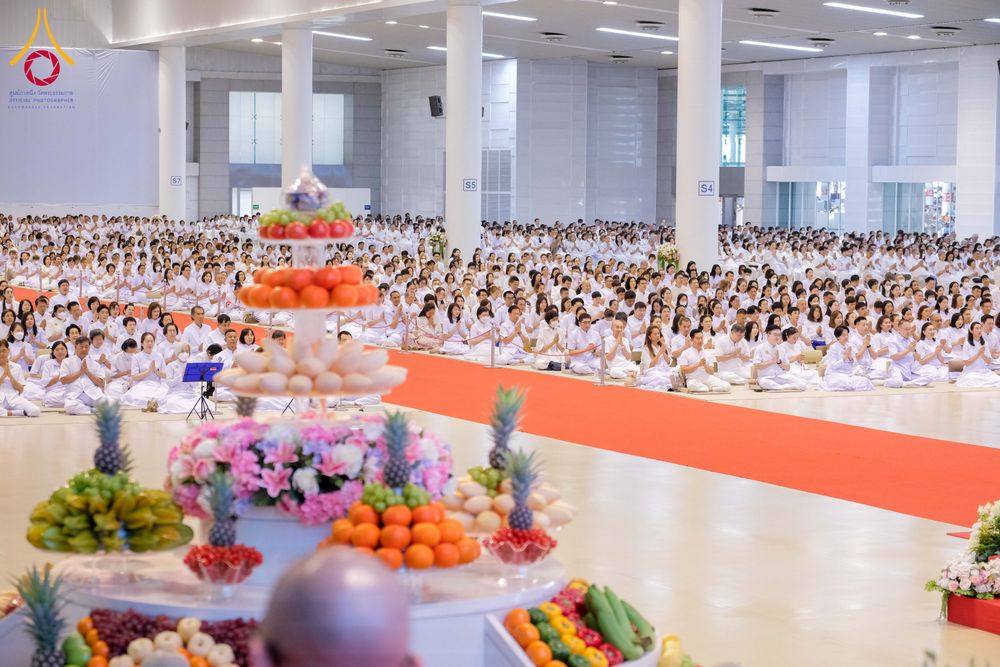ภาพ No.287619:วันที่ 1 มกราคม พ.ศ. 2569 พิธีบูชาข้าวพระ ณ สภาธรรมกายสากล วัดพระธรรมกาย