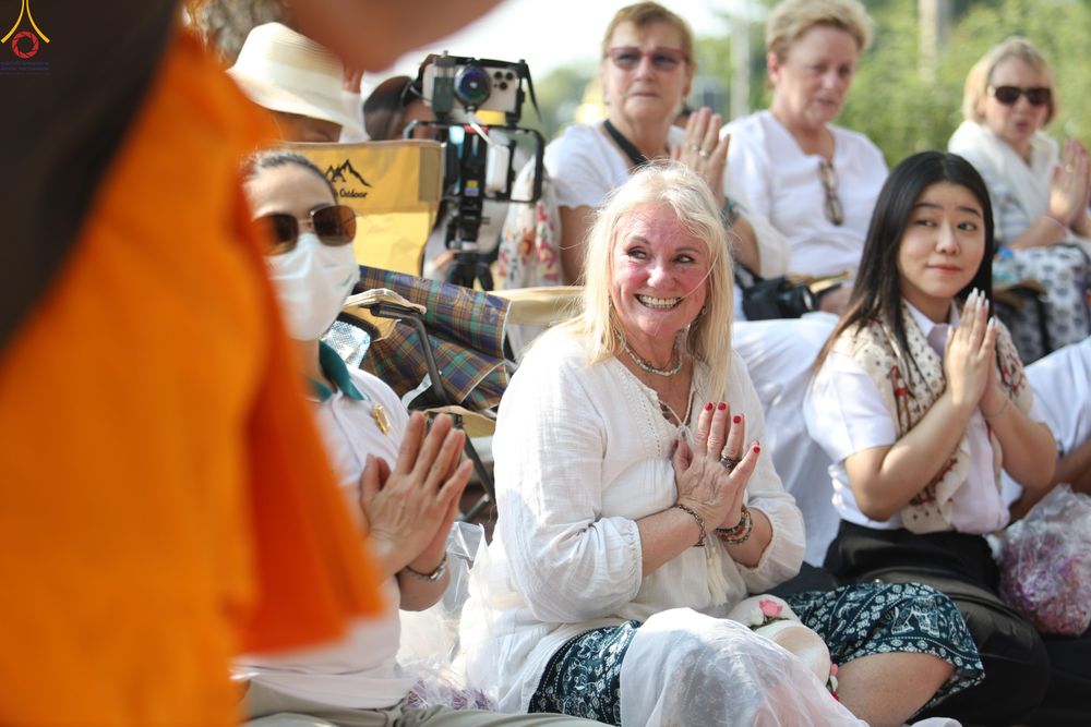 ภาพ No.299383:วันที่ 18 มกราคม พ.ศ. 2569 พิธีต้อนรับพระธรรมยาตรา ณ อนุสรณ์สถานลำดับที่ 5 สถานที่เผยแผ่วิชชาธรรมกายครั้งแรก อนุสรณ์สถานบางปลา วัดบางปลา อำเภอบางเลน จังหวัดนครปฐม ในโครงการธรรมยาตรา กตัญญูบูชา มหาปูชนียาจารย์ พระมงคลเทพมุนี(สด จนฺทสโร) พระผู้ปราบมาร อนุส