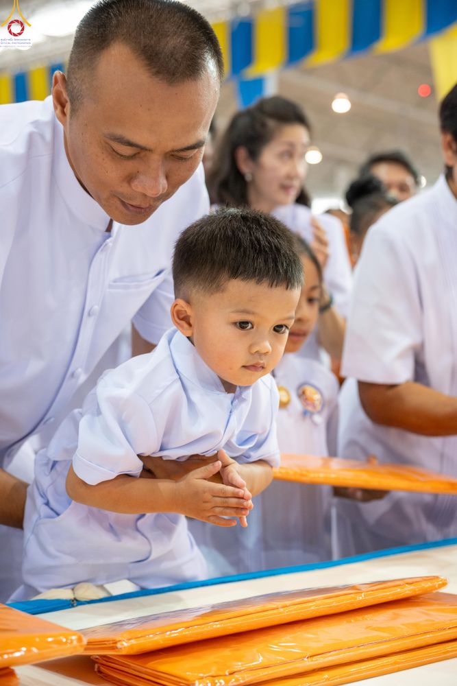 ภาพ No.318515:วันอาทิตย์ต้นเดือนที่ 5 เมษายน พ.ศ.2569 พิธีทอดผ้าป่าสมทบมหาสังฆทาน 40,000 กว่าวัดทั่วประเทศ ณ สภาธรรมกายสากล วัดพระธรรมกาย