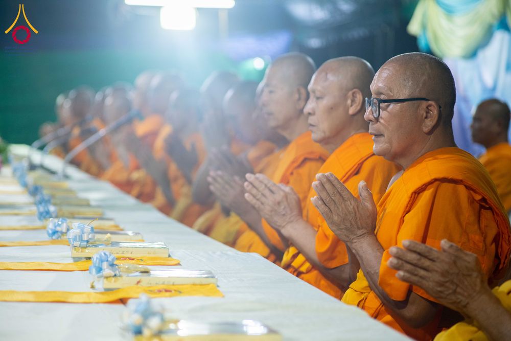 ภาพ No.298471:วันที่ 20 มกราคม พ.ศ. 2569 พิธีถวายภัตตาหารเป็นสังฆทาน แด่พระธรรมยาตรา ณ อนุสรณ์สถานบางปลา วัดบางปลา อำเภอบางเลน จังหวัดนครปฐม ในโครงการธรรมยาตรา กตัญญูบูชา มหาปูชนียาจารย์ พระมงคลเทพมุนี(สด จนฺทสโร) พระผู้ปราบมาร อนุสรณ์สถาน 7 แห่ง ปีที่ 14