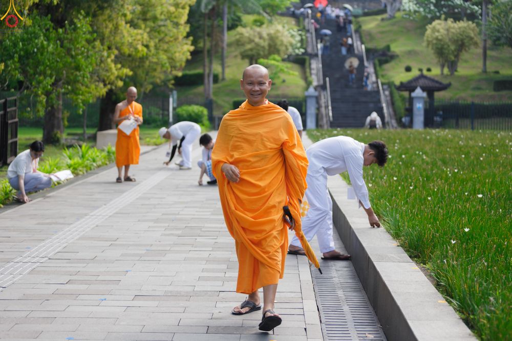 ภาพ No.331303:วันที่ 29 พฤษภาคม พ.ศ.2569 MBMI Tangerang (Majelis Agama Buddha Mahanikaya)  ได้มีการเตรียมงานเพื่อจัดงานวิสาขบูชานานาชาติ (ภาพชุดที่ 2)
