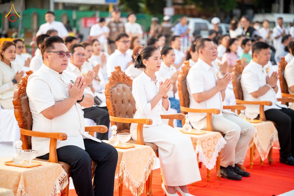 ภาพ No.318031:วันเสาร์ที่ 4 เมษายน พ.ศ. 2569 งานทำบุญเมืองใจกลางอยุธยา  ตักบาตรพระ 1,109 รูป ณ ถนนชีกุน หน้าวัดมหาธาตุ และวัดราชบูรณะ